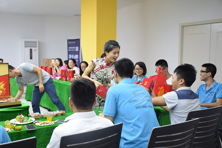 情暖中秋，愛在銳天！—2018銳天中秋節感恩活動